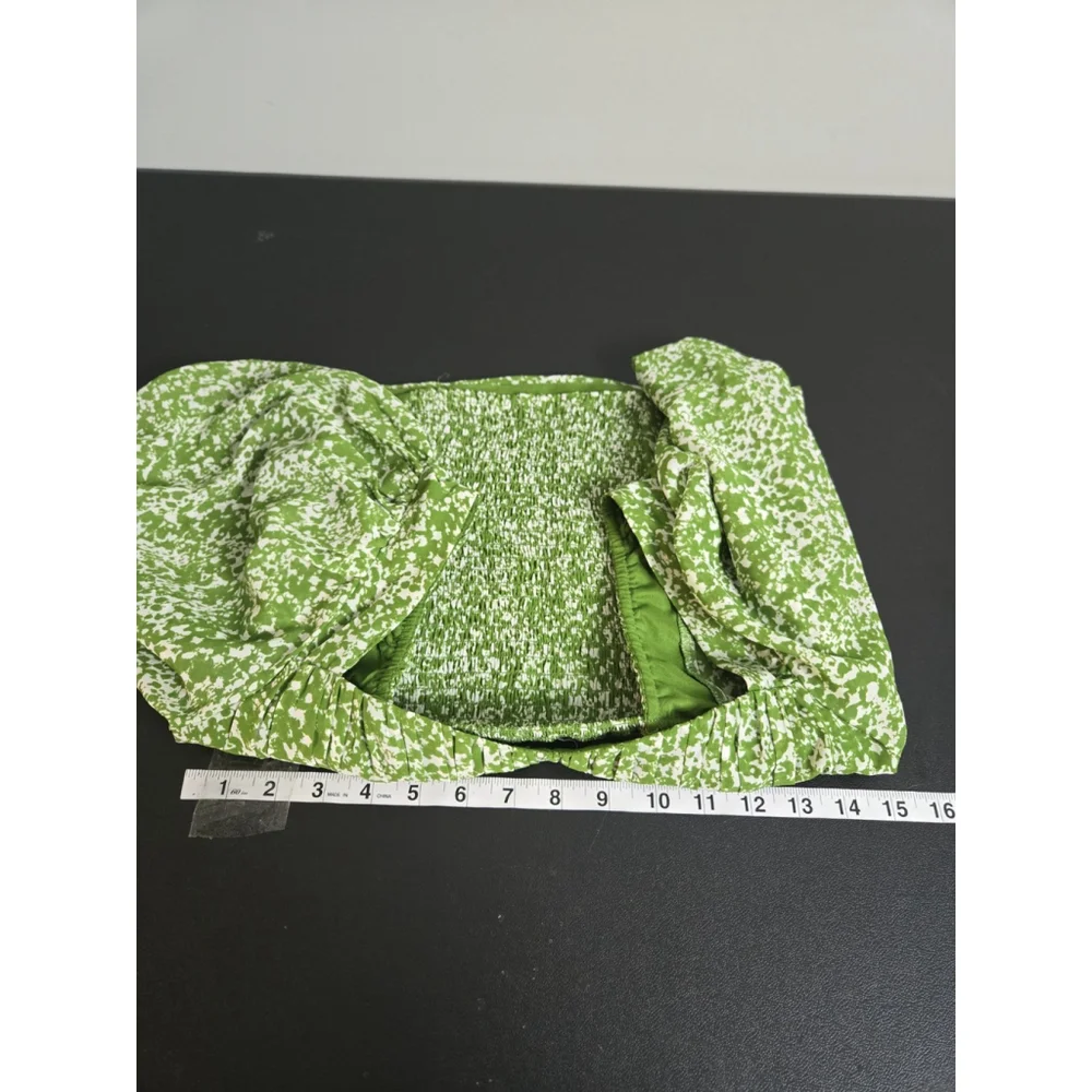 Abercrombie & Fitch excellent pre